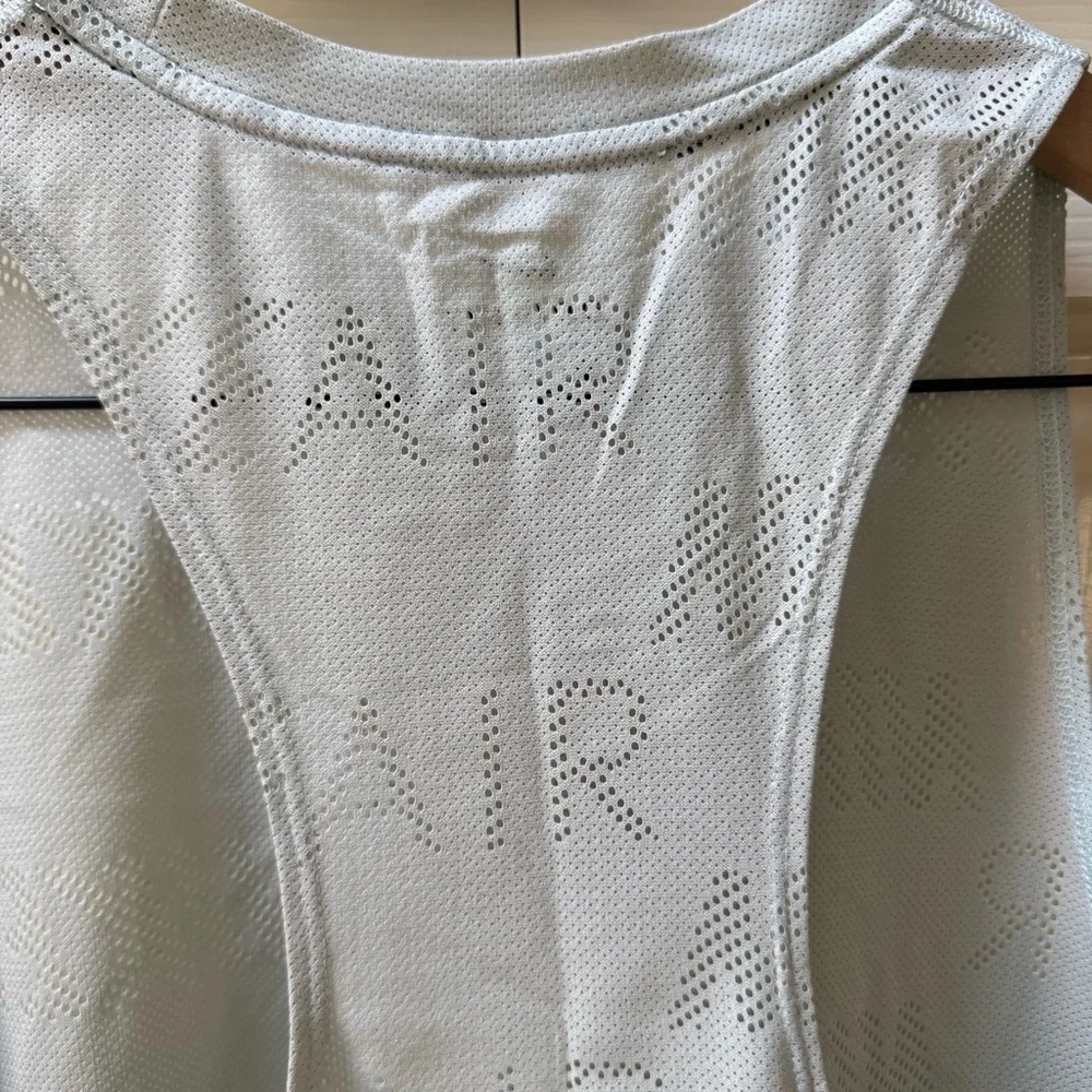 Nike Air Signature Perforated Lightweight Racerback Tank Women’s size Small